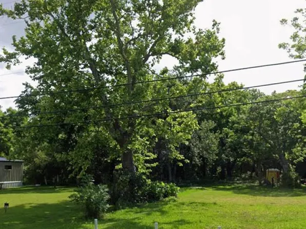 214 S Bell Dr, Texas City, TX 77591