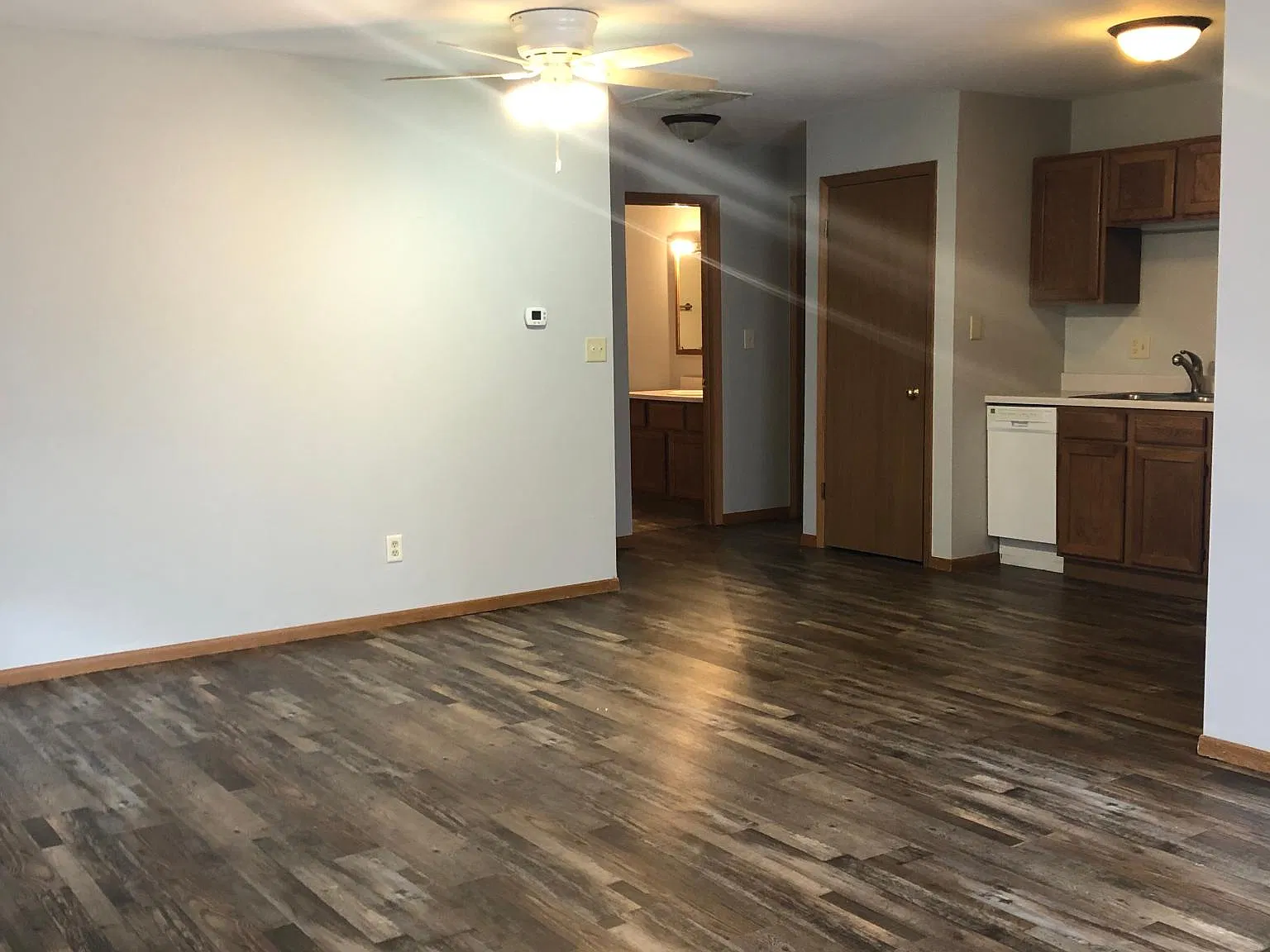 2 bed, 948 sqft, $999 — Photo 2