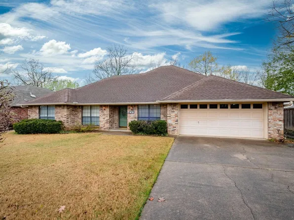 26 Blue Mountain Dr, Maumelle, AR 72113