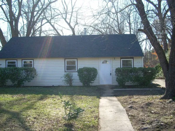 13 Jordan Dr, Hampton, VA 23666