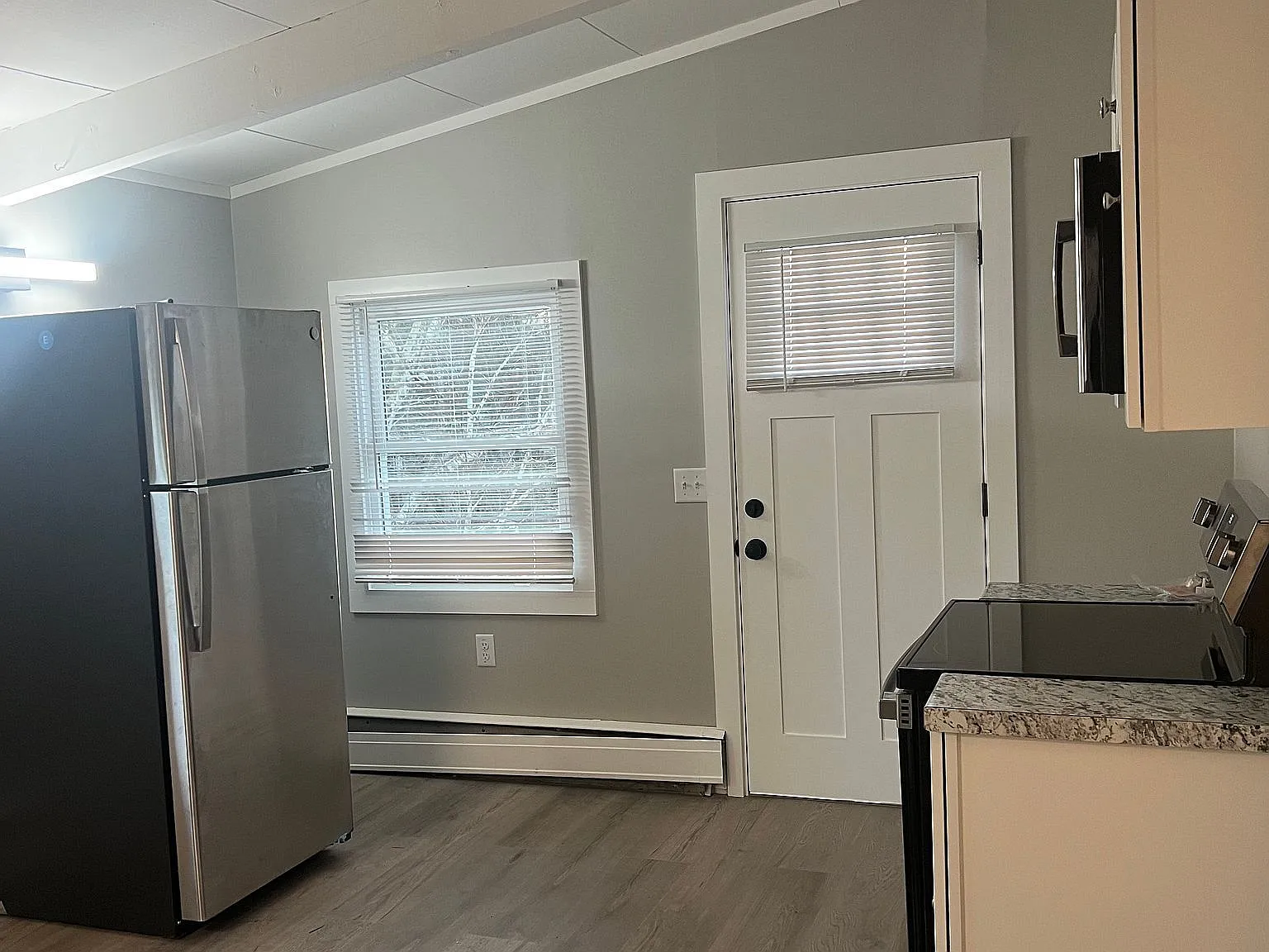 3 bed, 1.0 bath, $2,295 — Photo 4