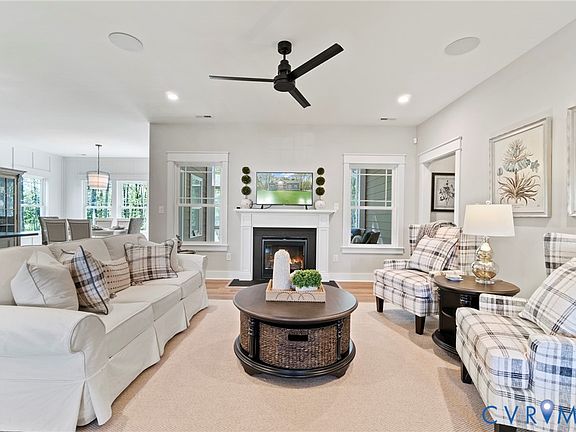 2nd image of 2075 Arminta Ln