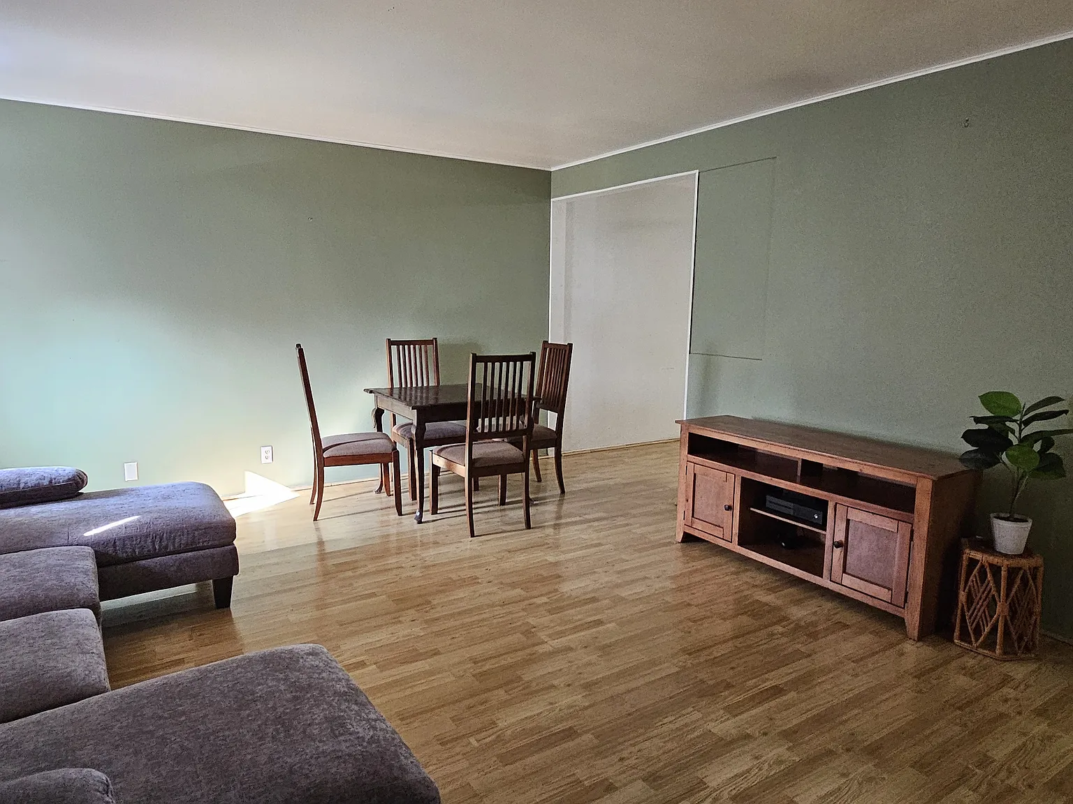 2 bed, 880 sqft, $2,650 — Photo 3