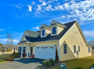 15 Crape Myrtle Dr, Palmyra, VA 22963