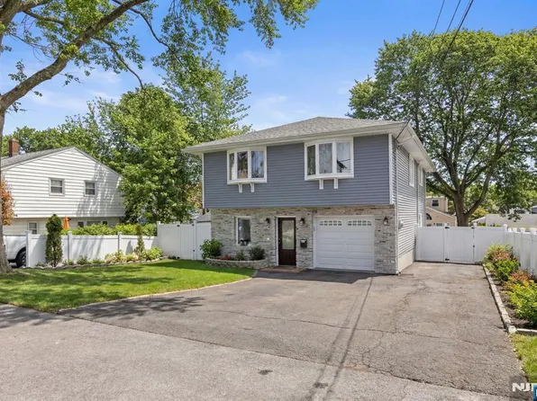11 Belmont Ave, Emerson, NJ 07630