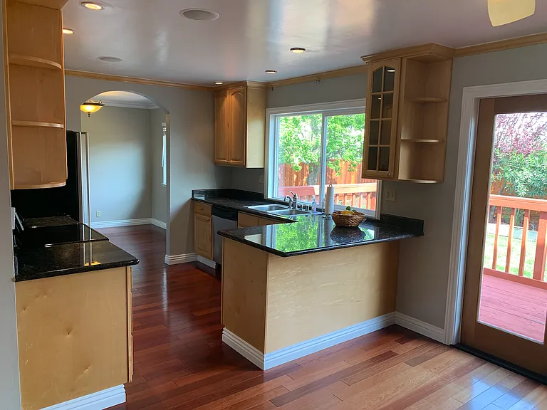 Purple Glen Dr — Photo 3
