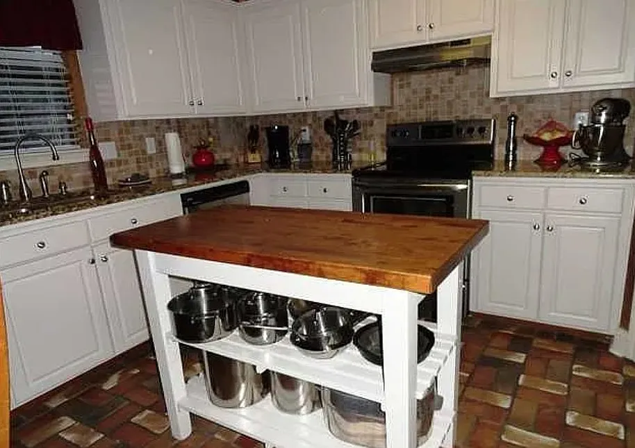 3 bed, 1418 sqft, $1,850 — Photo 3