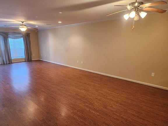 5th image of 553 Versailles Blvd APT C