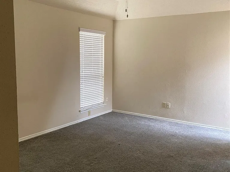 9115 Kindlewood Dr — Photo 6