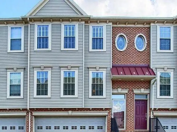 6312 Creekbend Dr, Mechanicsburg, PA 17050