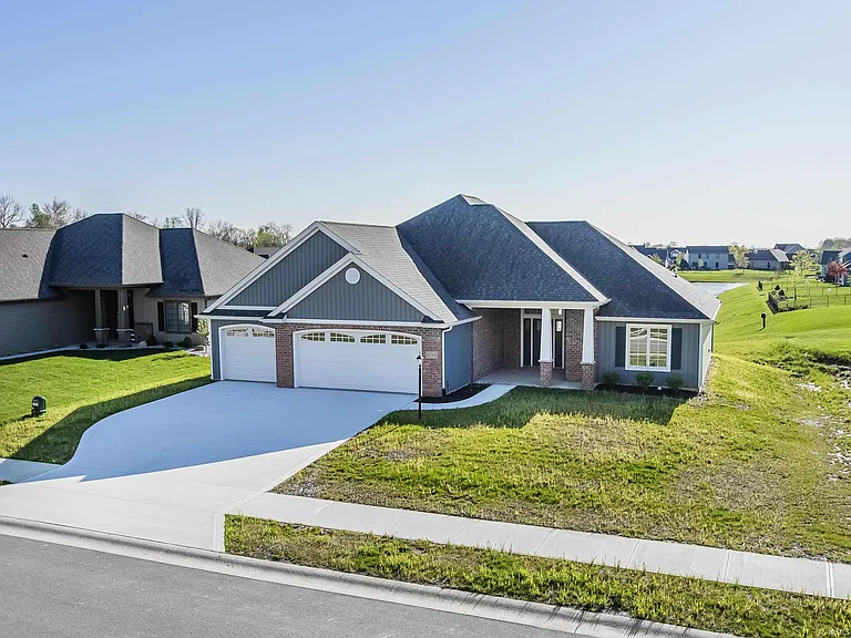 1634 White Fawn Dr — Photo 1