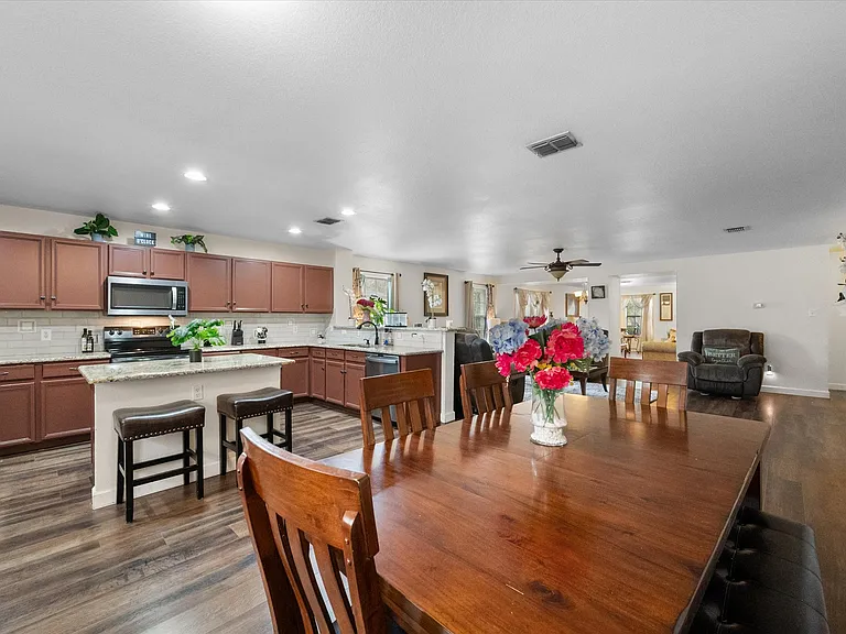 1315 Foster St — Photo 25