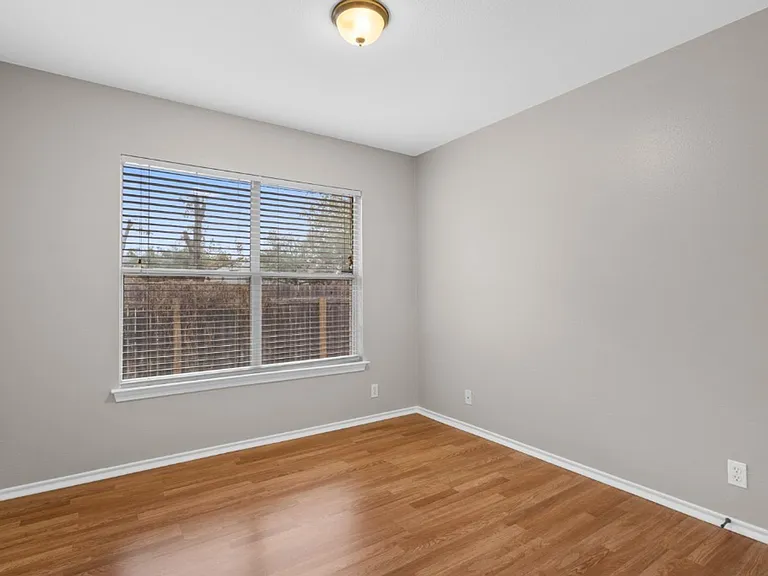 905 Lodosa Dr — Photo 19