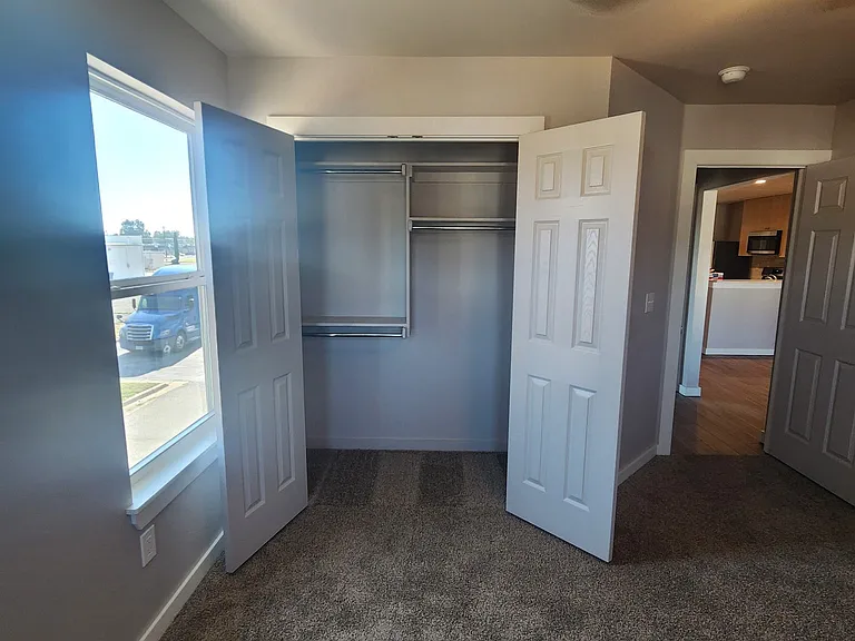 2341 N Thompkins Ave #301 — Photo 2