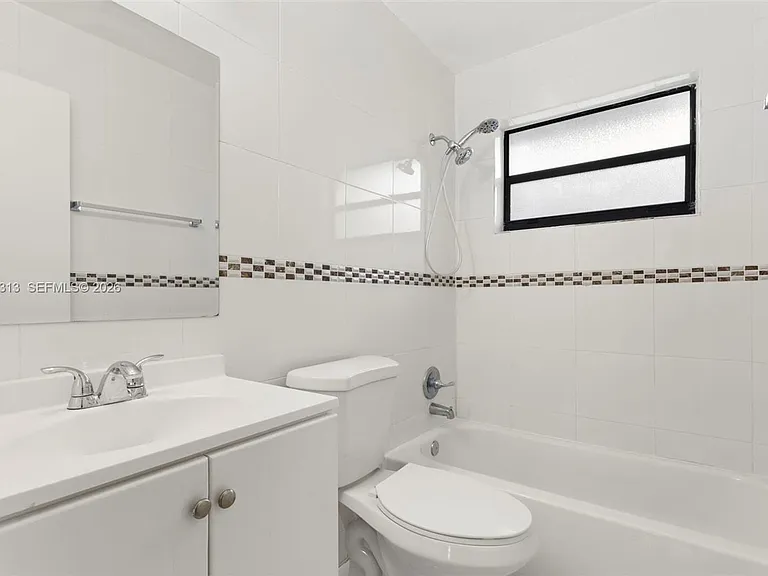 4120 SW 19th St #1 — Photo 16