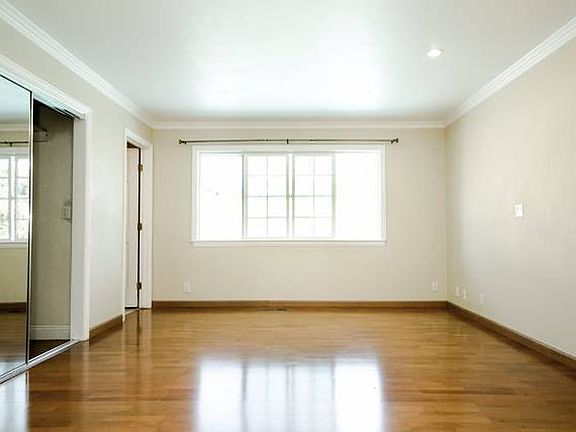 2nd image of 1113 Remington Ct