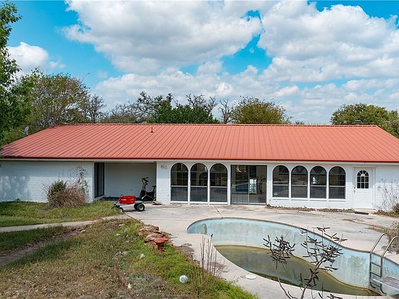 5th image of 27 Schaefer Rd