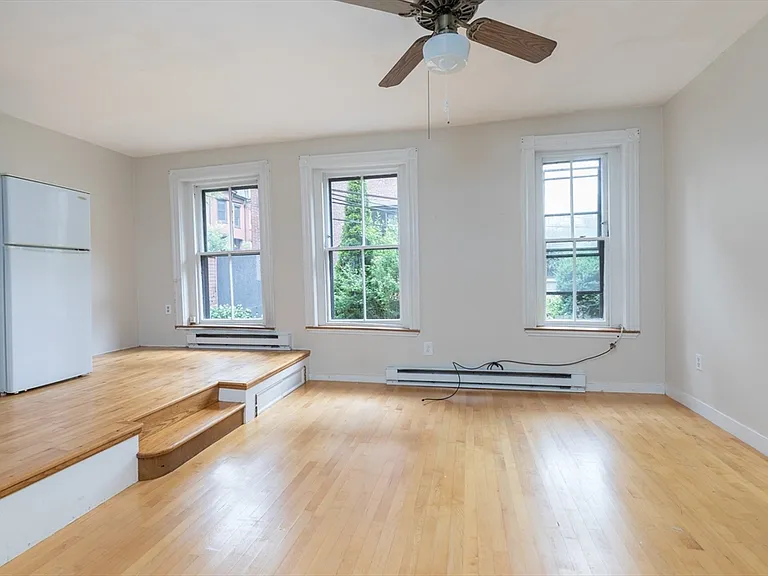 75 Chandler St #2 — Photo 2