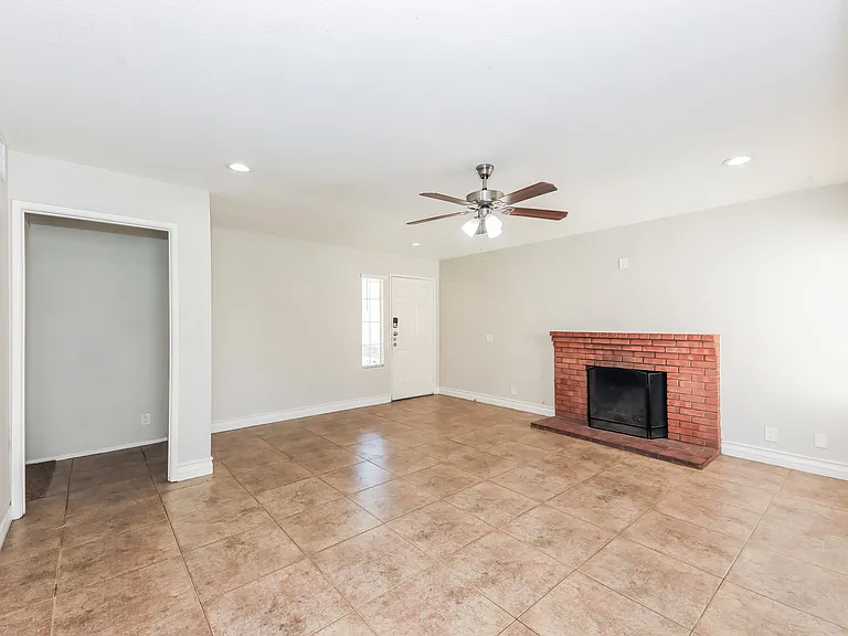 11929 Sugar Creek Ct — Photo 16