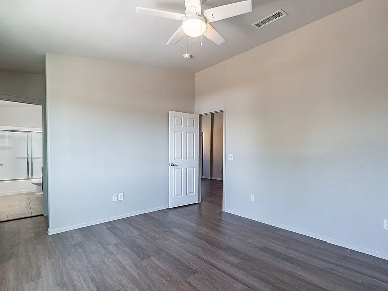 The Compound — Photo 9
