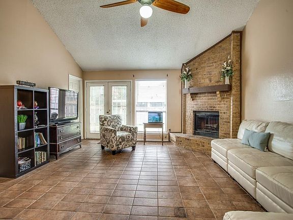 2nd image of 3018 Pepperidge Dr