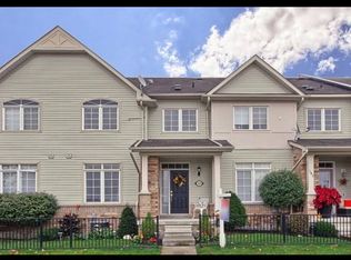 109 Civic Centre Dr #109, Whitby, ON L1R 0C8