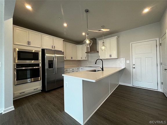 3rd image of 9273 Magellan Pkwy #B