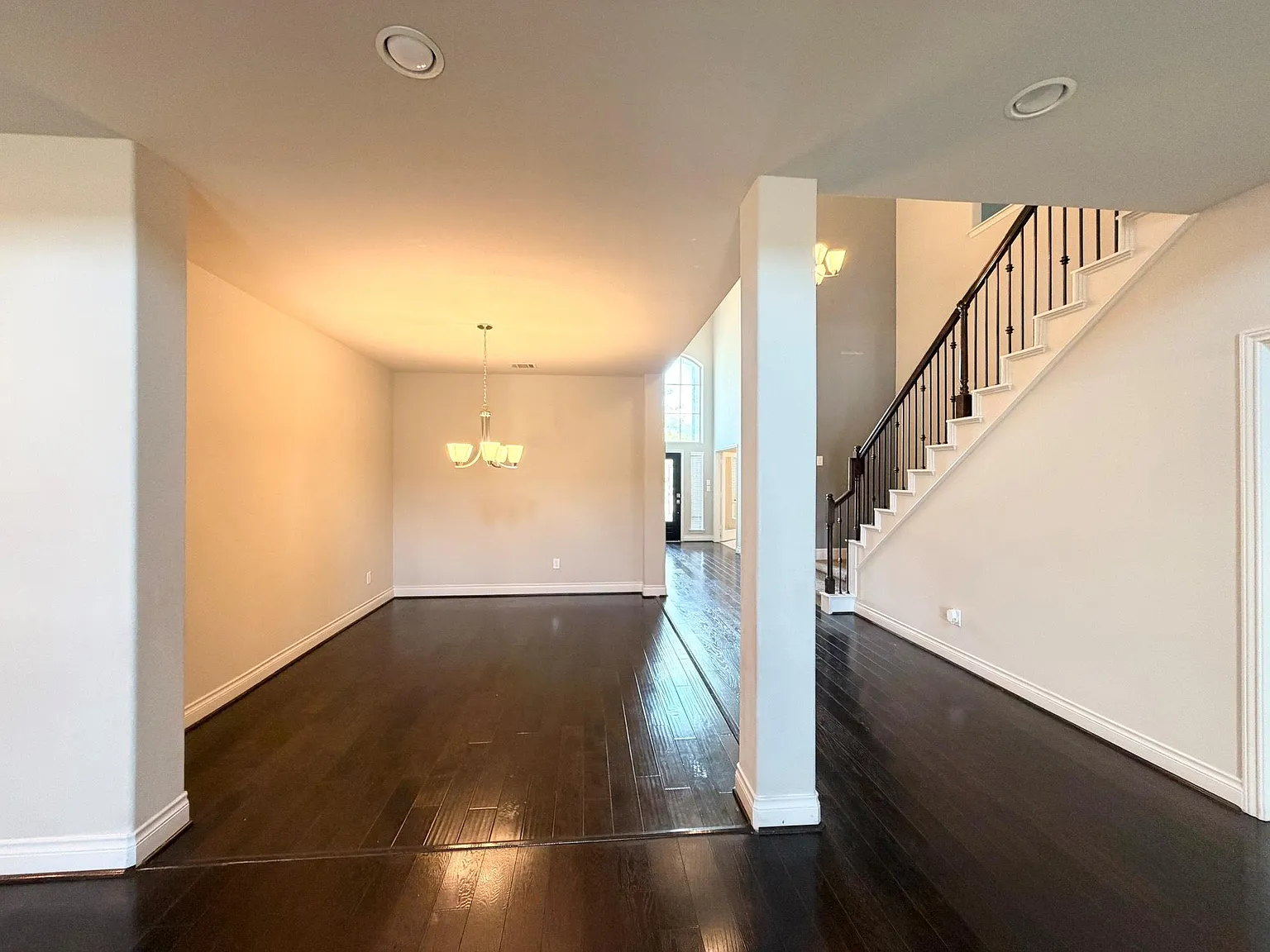 4 bed, 3.5 bath, 3423 sqft, $3,410 — Photo 4