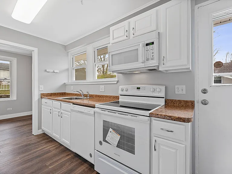 135 N Purdue Ave — Photo 21