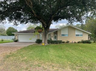 420 N Nau St, Yorktown, TX 78164