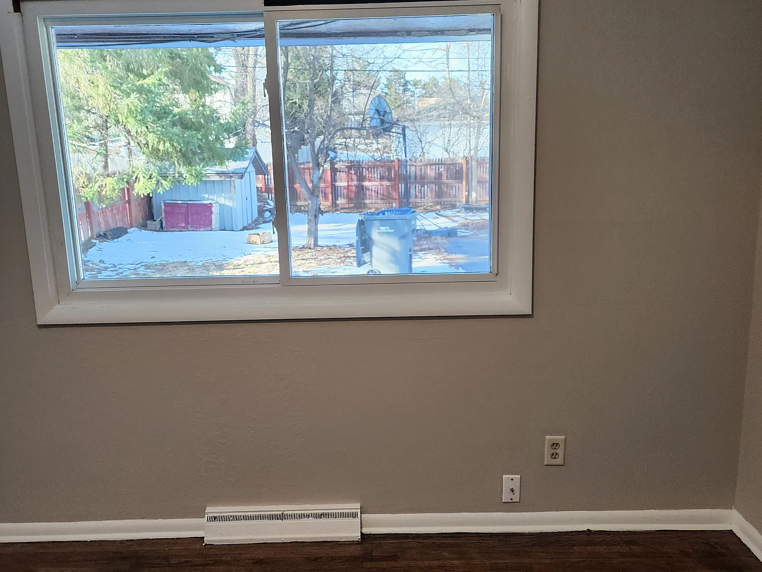 3 bed, 1.5 bath, 1800 sqft, $2,000 — Photo 3