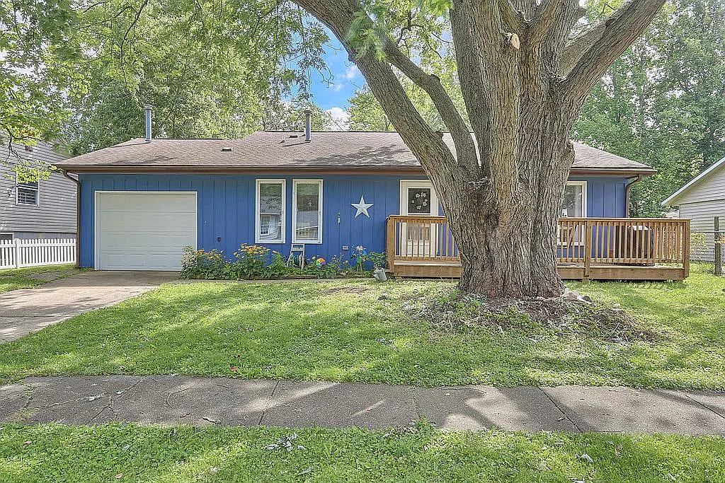 906 Fairoaks Dr photo 1