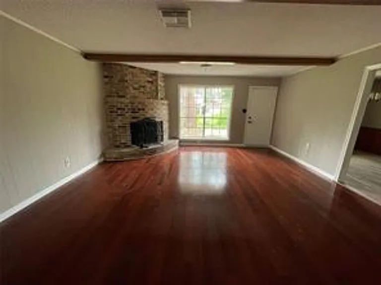 12019 Willow Ln — Photo 2