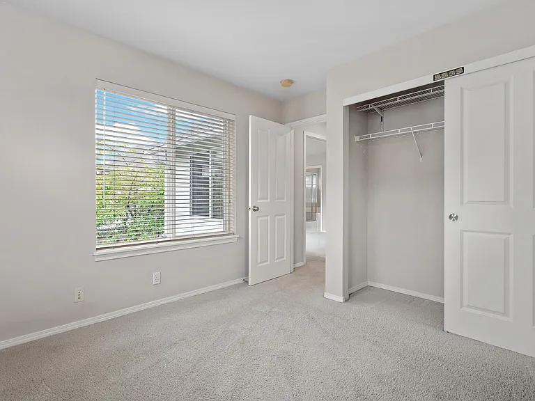 18849 NE 62nd Way — Photo 30