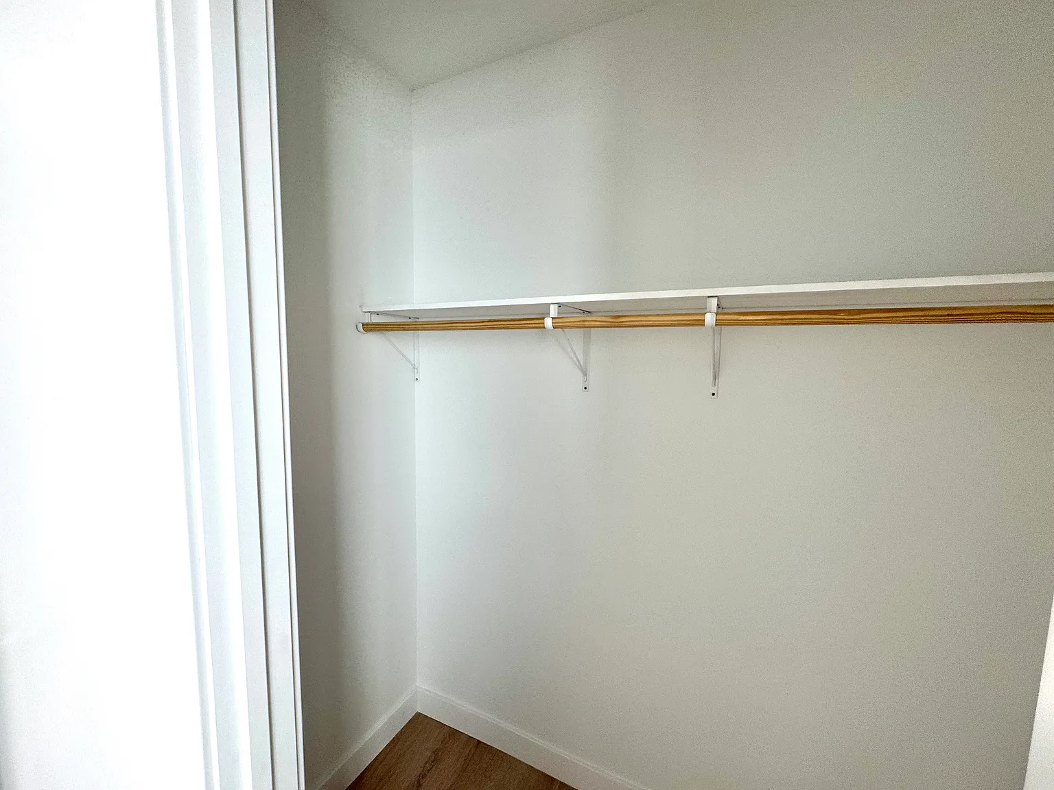 2 bed, 900 sqft, $3,200 — Photo 4