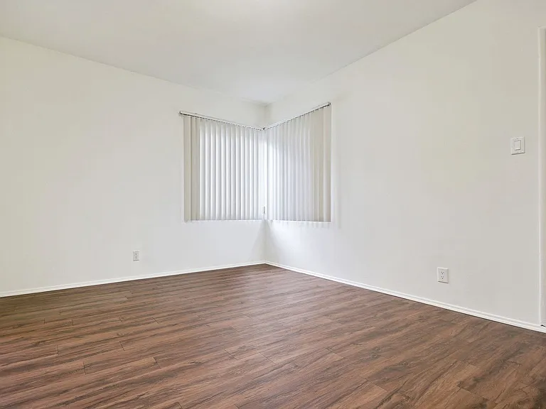 Fulton Apartments — Photo 8