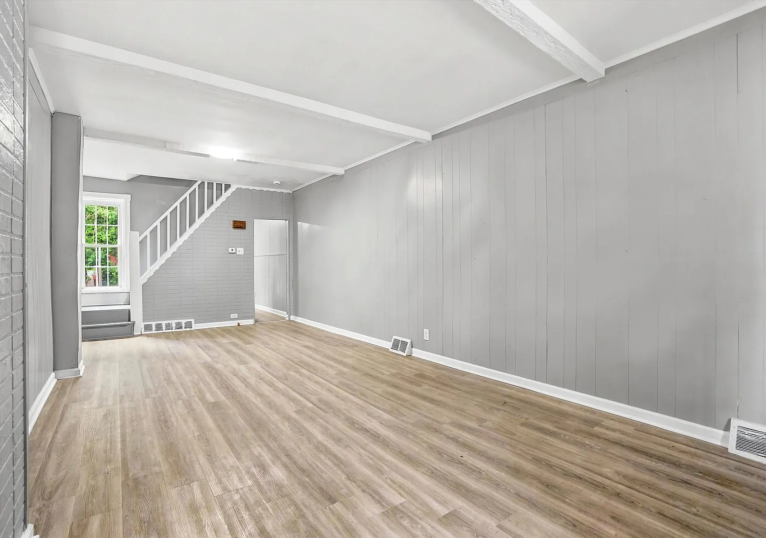 Cozy 3 Bedroom House — Photo 2