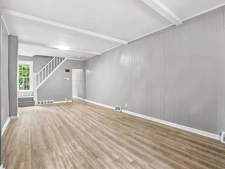 746 Centre St — Photo 4