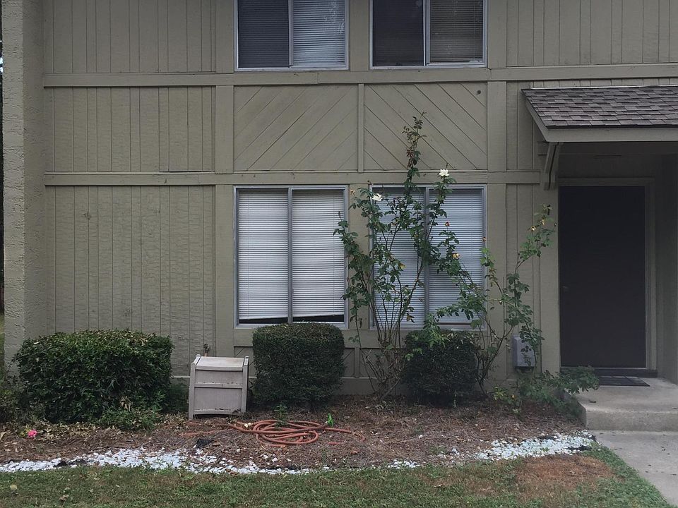 1st image of 100 Mathews Dr APT 1