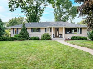 1475 Somerset Ct, Mendota Heights, MN 55118