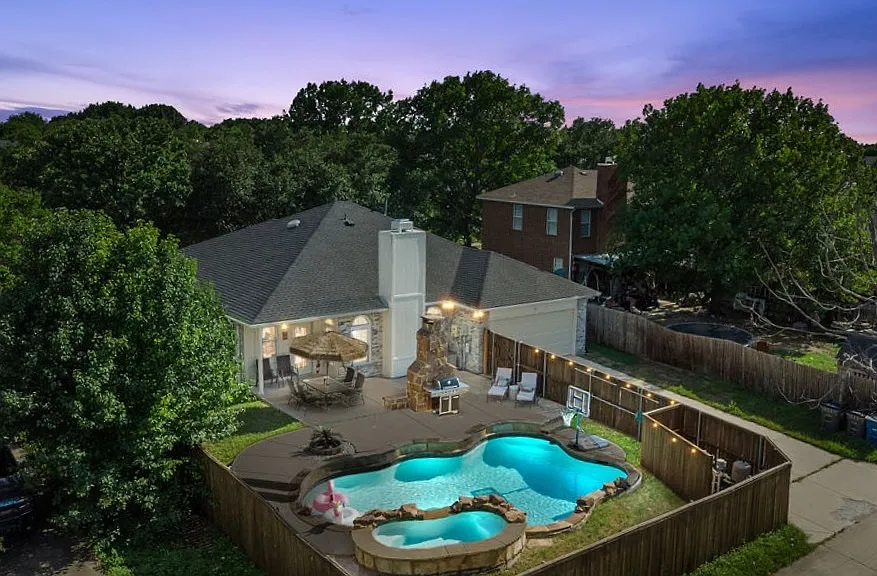 1531 Home Park Dr — Photo 3