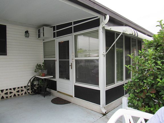 3rd image of 4660 White Pine Ave