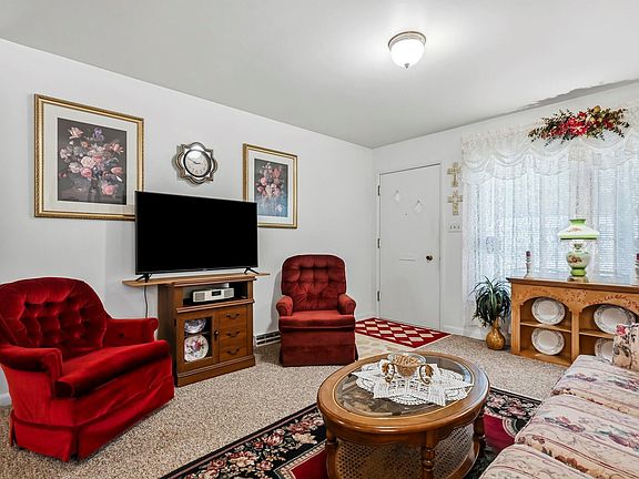 3rd image of 925 S Barnes Avenue