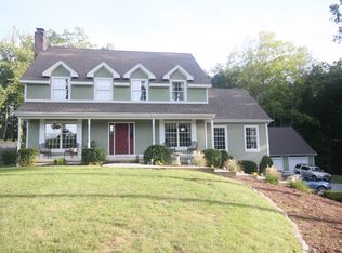 9 Scoville Landing Rd, Moodus, CT 06469