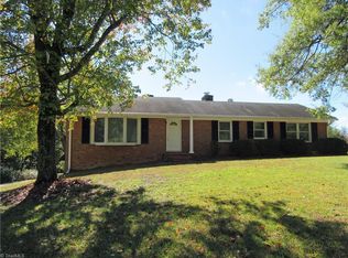 2317 Kivett Dr, Greensboro, NC 27406