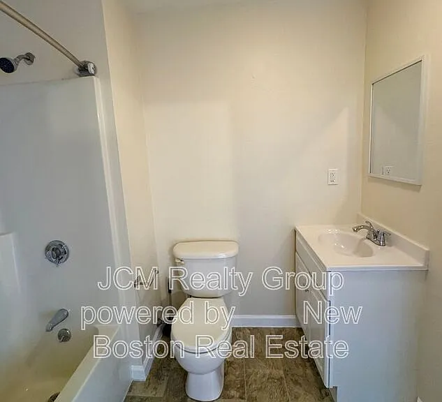 111 Main St #8R — Photo 3