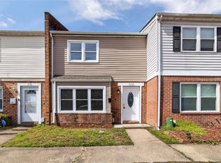 614 Harbour North Dr, Chesapeake, VA 23320
