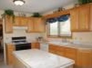 614 Brookdale Dr, Schaumburg, IL 60194