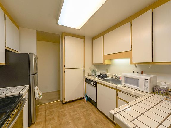 5th image of 1750 Halford Ave APT 303