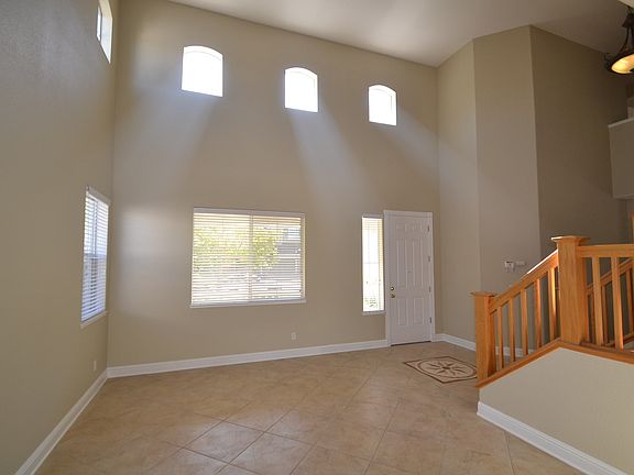5th image of 2036 Hillridge Dr